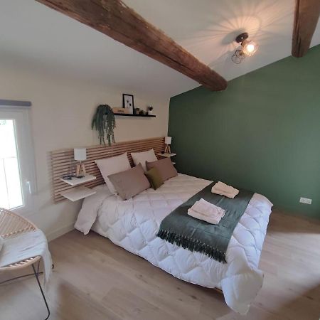 Appartement Au Calme Proche Centre Villeneuve-les-Avignon Exterior photo