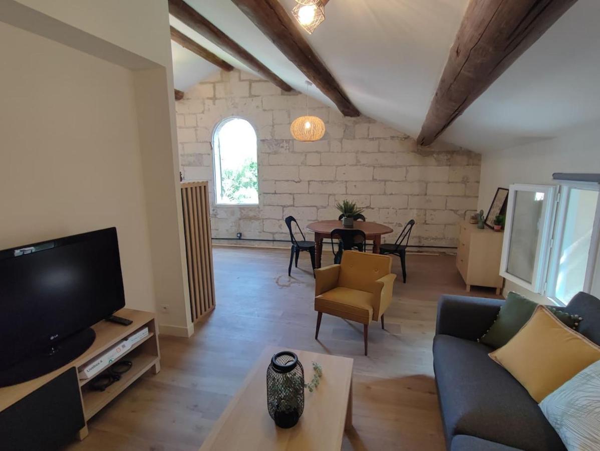 Appartement Au Calme Proche Centre Villeneuve-les-Avignon Exterior photo